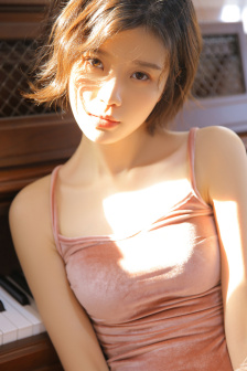 《漂亮的女邻居》hd在线观看